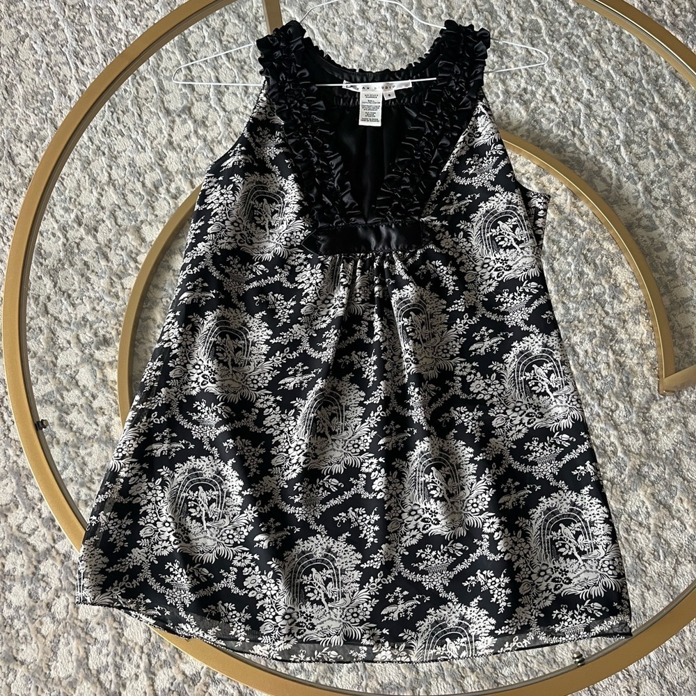 NWOT Max Studio Sleeveless Floral Ruffle Blouse, Black and White, Medium
